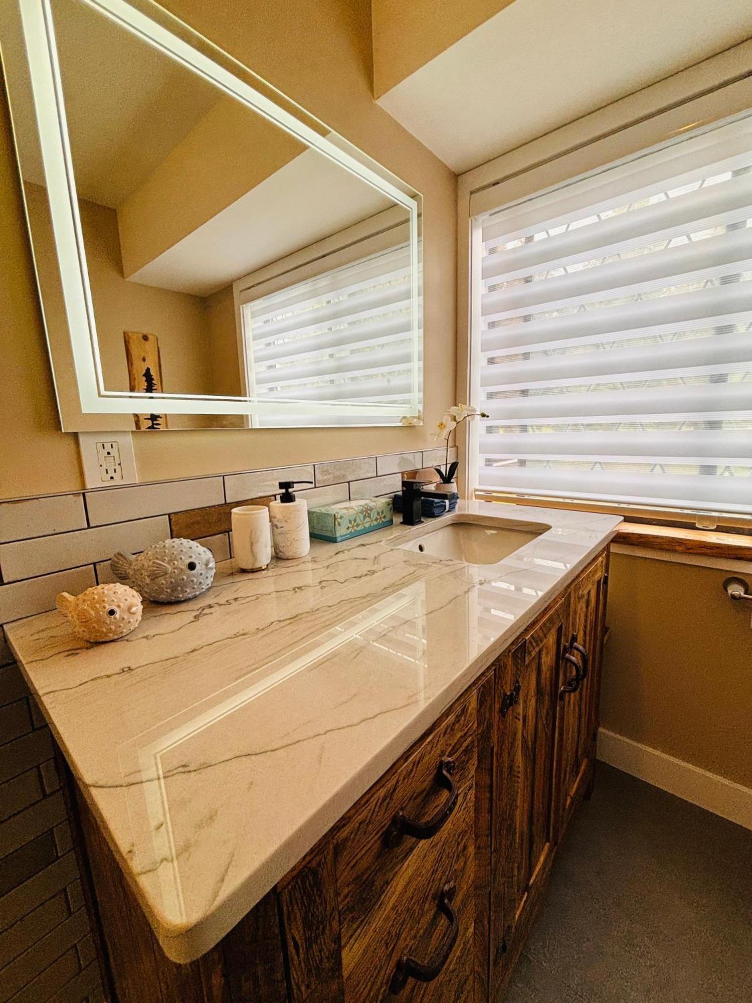 Oceanside Manor - Fancy Room - Golf Course & Beach View Qualicum Beach Exterior foto