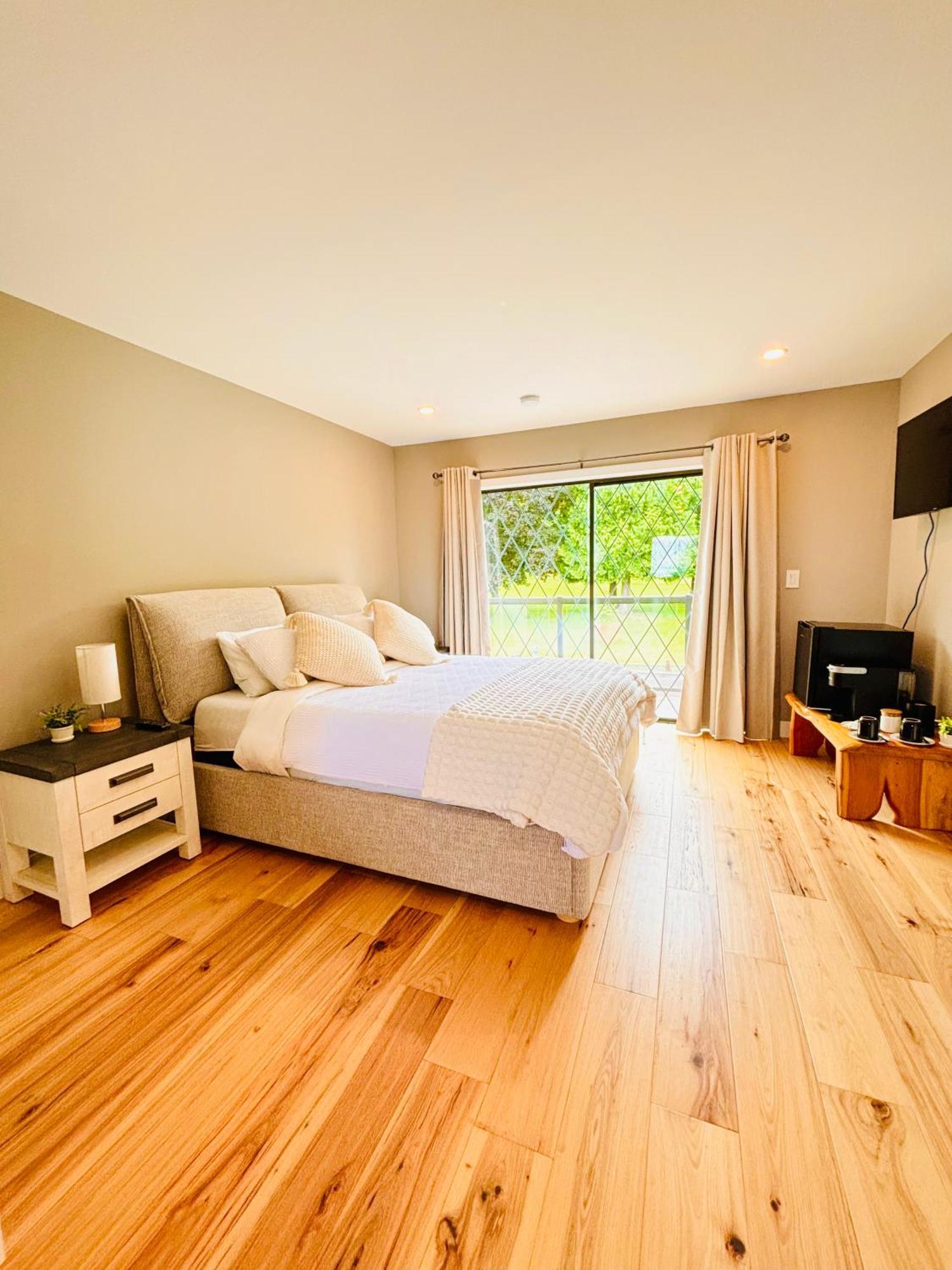 Oceanside Manor - Fancy Room - Golf Course & Beach View Qualicum Beach Exterior foto